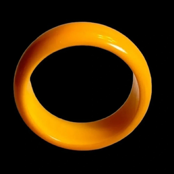 Bakelite Vintage 1940s Butterscotch Yellow Thick Wide Bangle Bracelet TESTED